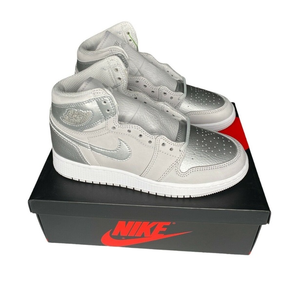 Nike Air Jordan 1 Retro High OG GS “Tokyo” Metallic Silver 575441 029 Size 5Y - Picture 6 of 9